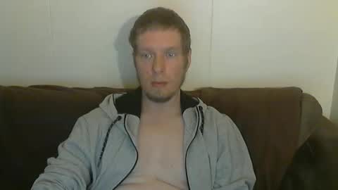 Snapshot of 2small4you83 chatting on May 4, 4:58 pm 2small4you83 online show from May 4, 4:58 pm