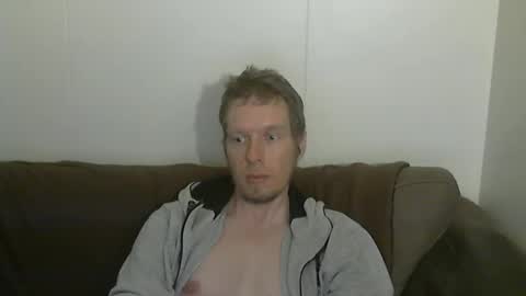 Snapshot of 2small4you83 chatting on May 5, 5:04 am 2small4you83 online show from May 5, 5:04 am