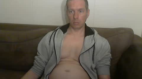 Snapshot of 2small4you83 chatting on May 28, 2:09 am 2small4you83 online show from May 28, 2:09 am