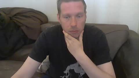 Snapshot of 2small4you83 chatting on June 6, 4:55 pm 2small4you83 online show from June 6, 4:55 pm