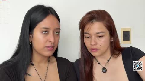 Snapshot of 2summerlove2 chatting on May 22, 2:44 pm Dalilah and Tarah online show from May 22, 2:44 pm