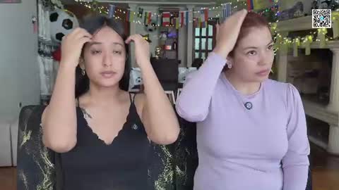 Snapshot of 2summerlove2 chatting on July 12, 2:52 pm Dalilah and Tarah online show from July 12, 2:52 pm