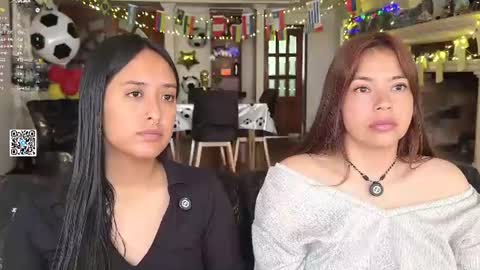 Snapshot of 2summerlove2 chatting on July 17, 3:07 pm Dalilah and Tarah online show from July 17, 3:07 pm