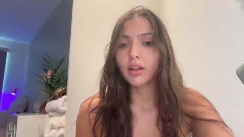 Venus Raee online show from May 19, 8:15 pm