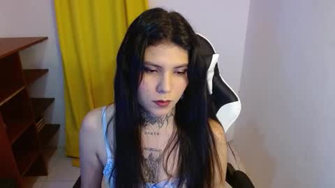 Snapshot of 3rika_gomez chatting on October 5, 4:22 am erika online show from October 5, 4:22 am