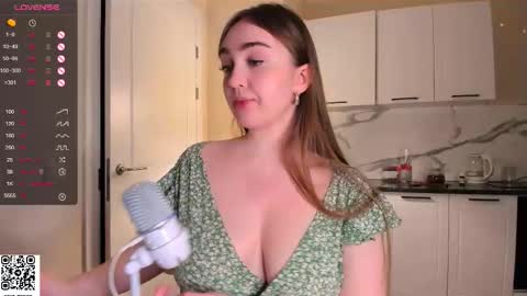 Snapshot of 3va_nyx chatting on February 5, 12:37 am Eva online show from February 5, 12:37 am