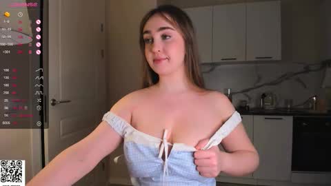 Snapshot of 3va_nyx chatting on February 5, 6:12 pm Eva online show from February 5, 6:12 pm