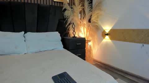 3X NAXAA online show from January 18, 1:04 pm