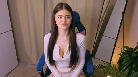 Eva online show from March 31, 5:19 am