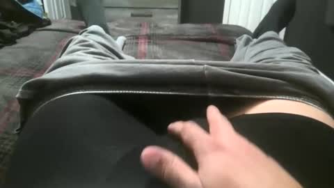Snapshot of 420bigdickben420 chatting on April 2, 8:50 pm 420bigdickben420 online show from April 2, 8:50 pm