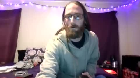 Snapshot of 420crazystoner chatting on May 10, 11:21 pm Joel online show from May 10, 11:21 pm