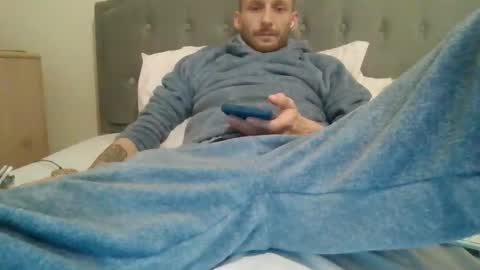 420feetloverr420 online show from March 28, 9:36 pm