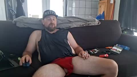 Snapshot of 420happydaz chatting on June 18, 7:51 pm 420happydaz online show from June 18, 7:51 pm