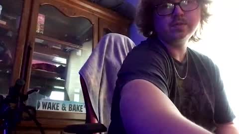 Snapshot of 420jizzva chatting on May 19, 10:27 pm Daddythickdick420 online show from May 19, 10:27 pm