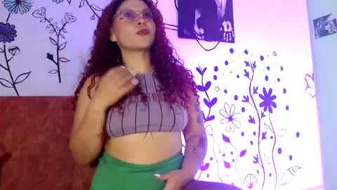 Snapshot of 420viol3ta_ chatting on July 6, 9:06 pm Violeta online show from July 6, 9:06 pm