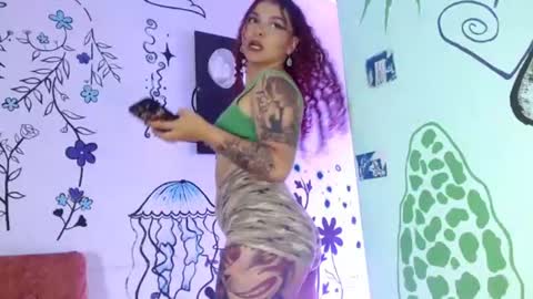 Snapshot of 420viol3ta_ chatting on July 11, 8:22 pm Violeta online show from July 11, 8:22 pm