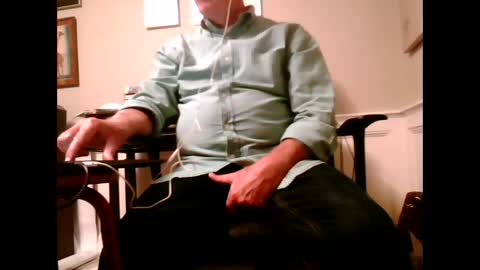 Snapshot of 4uguys chatting on October 6, 4:21 am 4uguys online show from October 6, 4:21 am