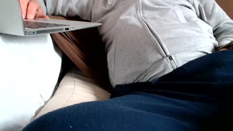 F E L I X -  -  F O ll O W      M E  online show from January 7, 1:46 pm