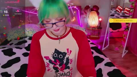 Snapshot of 666_marshmallow chatting on May 1, 9:36 am Marsi online show from May 1, 9:36 am