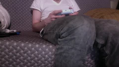 Snapshot of 69ass_tastic chatting on February 18, 1:00 pm Chris online show from February 18, 1:00 pm