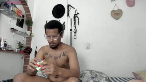 69blackwhite online show from March 13, 8:10 am