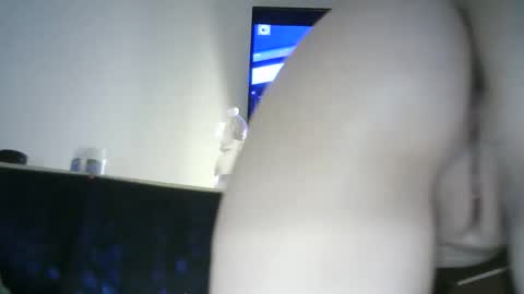 Snapshot of 77lilu chatting on April 21, 10:01 pm Lilu online show from April 21, 10:01 pm