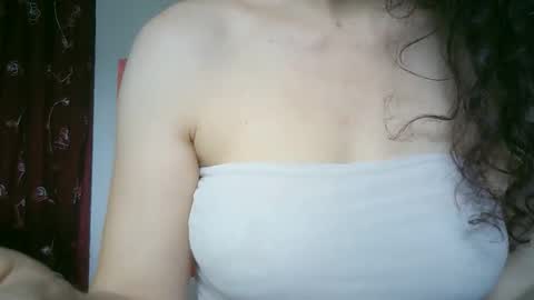 Snapshot of 77lilu chatting on April 23, 9:52 am Lilu online show from April 23, 9:52 am