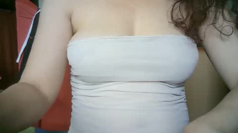 Snapshot of 77lilu chatting on May 17, 10:22 am Lilu online show from May 17, 10:22 am