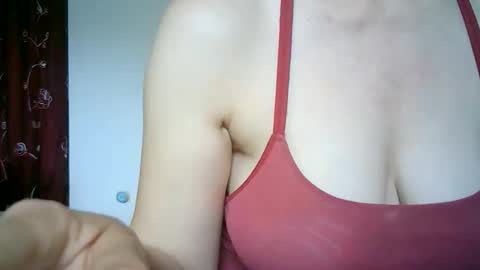 Snapshot of 77lilu chatting on May 30, 10:01 am Lilu online show from May 30, 10:01 am