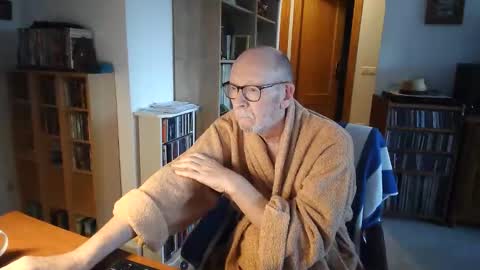  Papi  online show from March 7, 5:32 pm