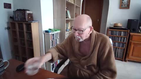  Papi  online show from April 11, 8:40 am