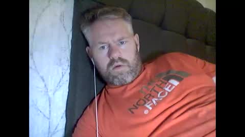 Snapshot of 81jonnyx chatting on December 15, 10:18 am 81jonnyx online show from December 15, 10:18 am