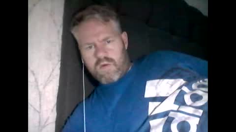 Snapshot of 81jonnyx chatting on December 18, 9:47 am 81jonnyx online show from December 18, 9:47 am