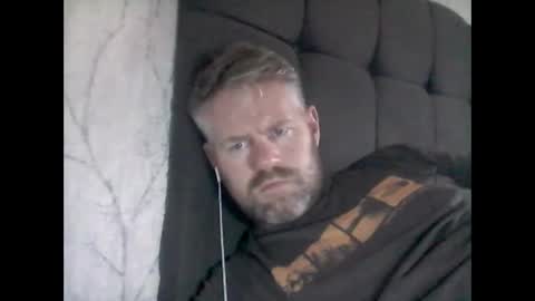 Snapshot of 81jonnyx chatting on December 26, 1:54 pm 81jonnyx online show from December 26, 1:54 pm