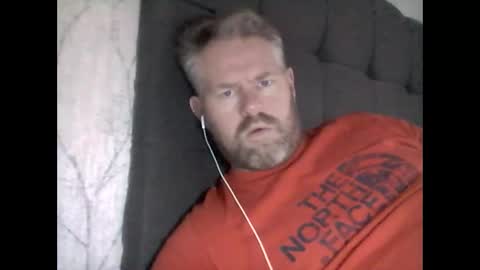 Snapshot of 81jonnyx chatting on December 27, 10:34 am 81jonnyx online show from December 27, 10:34 am