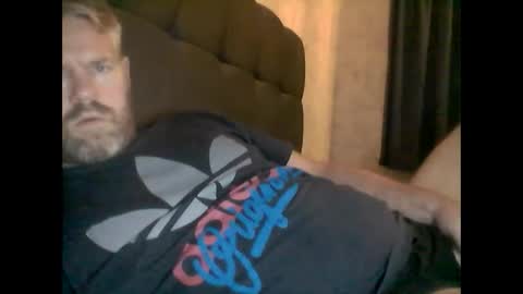 Snapshot of 81jonnyx chatting on December 30, 4:51 pm 81jonnyx online show from December 30, 4:51 pm