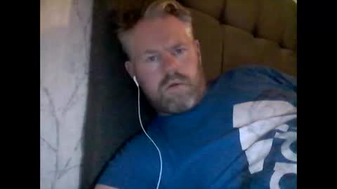 Snapshot of 81jonnyx chatting on December 31, 3:31 pm 81jonnyx online show from December 31, 3:31 pm