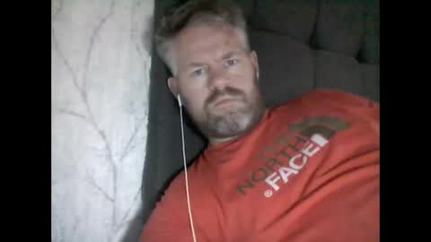 Snapshot of 81jonnyx chatting on January 4, 10:27 am 81jonnyx online show from January 4, 10:27 am