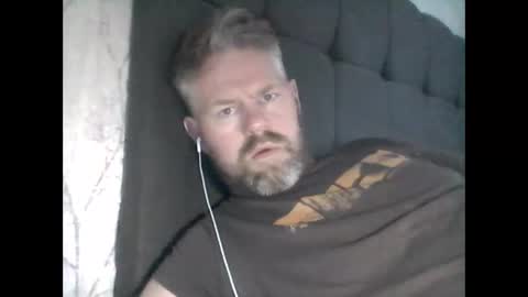 Snapshot of 81jonnyx chatting on February 10, 1:55 pm 81jonnyx online show from February 10, 1:55 pm