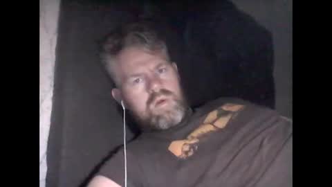 Snapshot of 81jonnyx chatting on February 17, 9:03 am 81jonnyx online show from February 17, 9:03 am