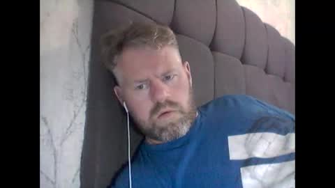 Snapshot of 81jonnyx chatting on March 9, 10:08 am 81jonnyx online show from March 9, 10:08 am