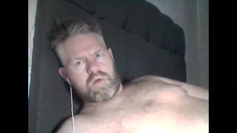 Snapshot of 81jonnyx chatting on March 10, 7:10 am 81jonnyx online show from March 10, 7:10 am