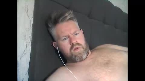 Snapshot of 81jonnyx chatting on March 11, 7:26 am 81jonnyx online show from March 11, 7:26 am