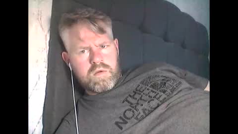 Snapshot of 81jonnyx chatting on March 11, 3:34 pm 81jonnyx online show from March 11, 3:34 pm