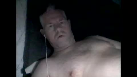 Snapshot of 81jonnyx chatting on October 3, 7:27 am 81jonnyx online show from October 3, 7:27 am