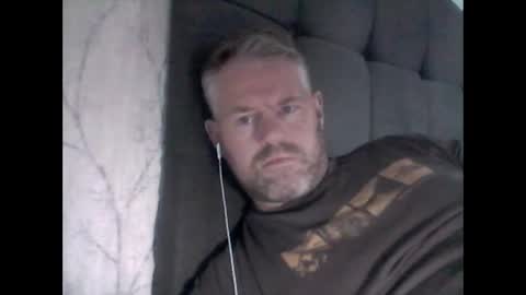 Snapshot of 81jonnyx chatting on October 11, 11:42 am 81jonnyx online show from October 11, 11:42 am