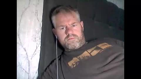 Snapshot of 81jonnyx chatting on October 13, 9:42 am 81jonnyx online show from October 13, 9:42 am