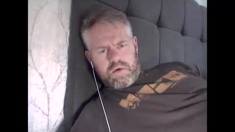 Snapshot of 81jonnyx chatting on October 28, 11:47 am 81jonnyx online show from October 28, 11:47 am