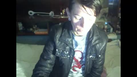 Snapshot of 8mistress8 chatting on December 3, 11:01 am 8MISTRESS8 online show from December 3, 11:01 am