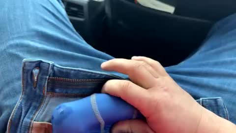 Snapshot of 963dilf chatting on February 22, 2:37 pm 963dilf online show from February 22, 2:37 pm